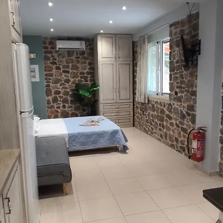 Sotiriou Nyaraló Límni