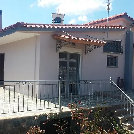 Sotiriou Nyaraló *